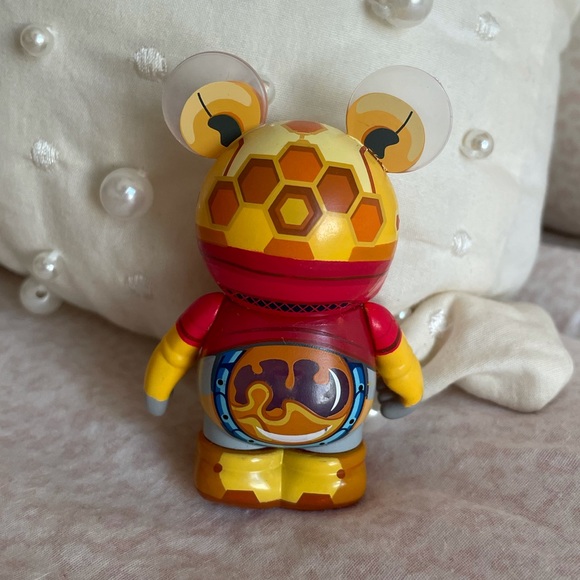 Disney Parks Robot Winnie the Pooh Vinylmation ๐ฏ - Picture 2 of 2